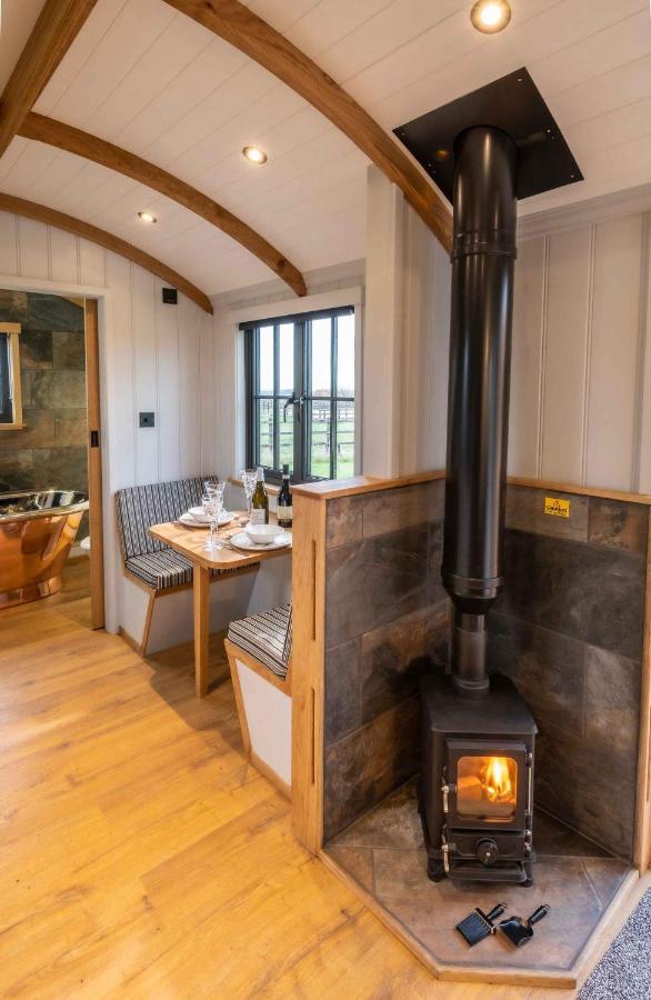 Monkwood Shepherds Hut - Ockeridge Rural Retreats Worcester Kültér fotó